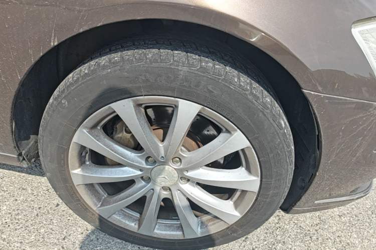 Used Mercedes-Benz S-Class 2010 S 300 L Prestige Edition Right Front Wheel Hub