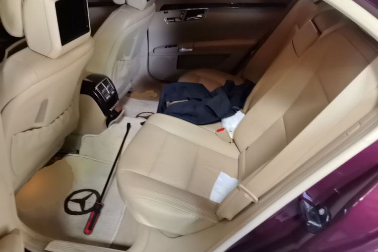 Used Mercedes-Benz S-Class 2010 S 400 L HYBRID Left Rear Seat