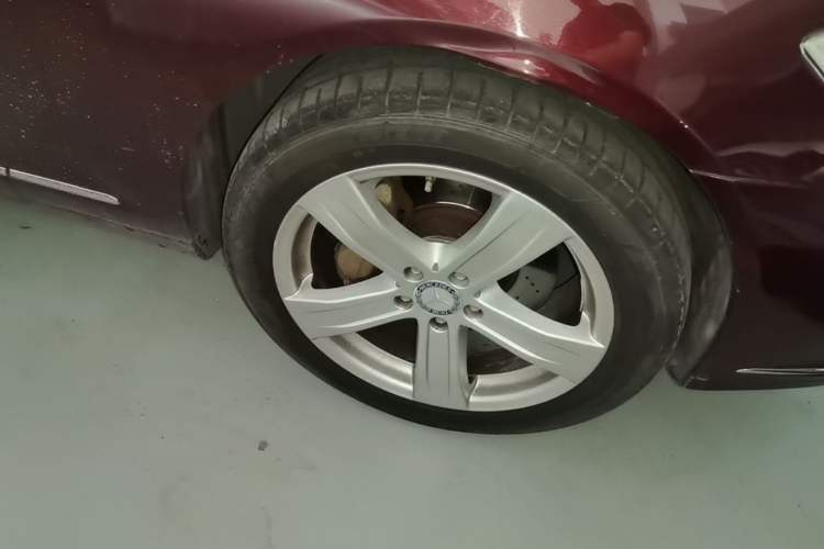 Used Mercedes-Benz S-Class 2010 S 400 L HYBRID Right Front Wheel Hub