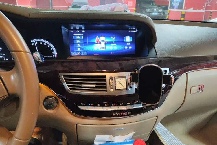 Used Mercedes-Benz S-Class 2010 S 400 L HYBRID Audio And AC Panel
