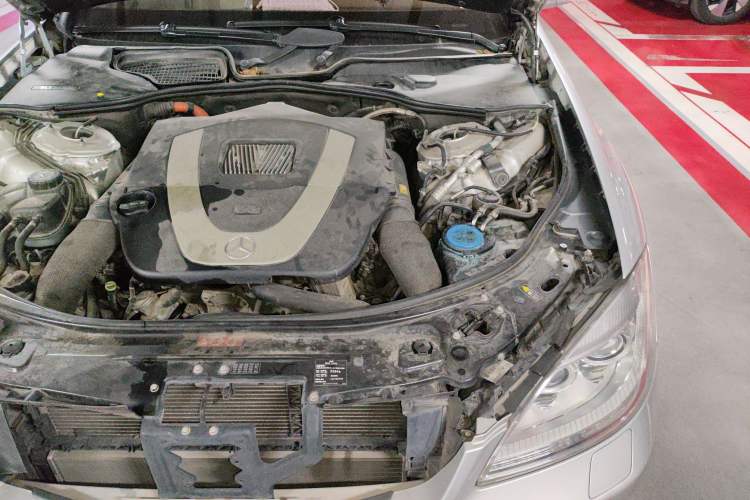 Used Mercedes-Benz S-Class 2010 S 400 L HYBRID Engine Bay Left