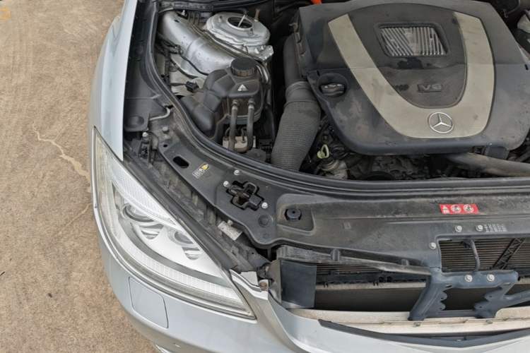 Used Mercedes-Benz S-Class 2010 S 400 L HYBRID Engine Bay Right