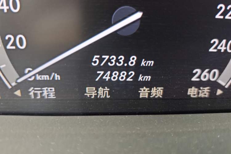 Used Mercedes-Benz S-Class 2010 S 400 L HYBRID Odometer Close Up