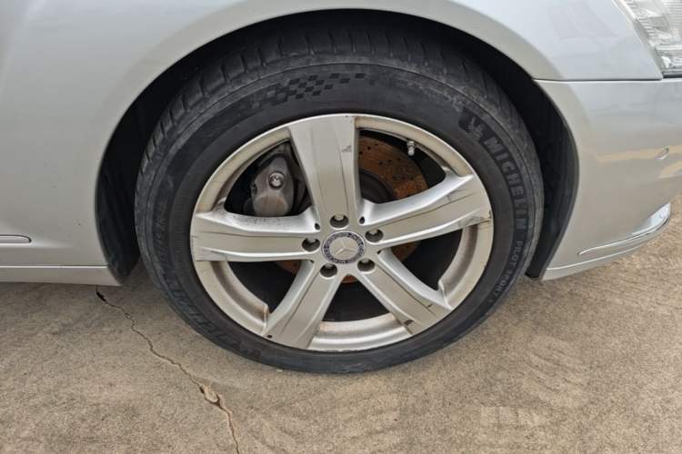 Used Mercedes-Benz S-Class 2010 S 400 L HYBRID Right Front Wheel Hub