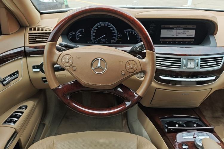 Used Mercedes-Benz S-Class 2010 S 400 L HYBRID Steering Wheel