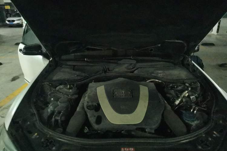 Used Mercedes-Benz S-Class  Engine Bay