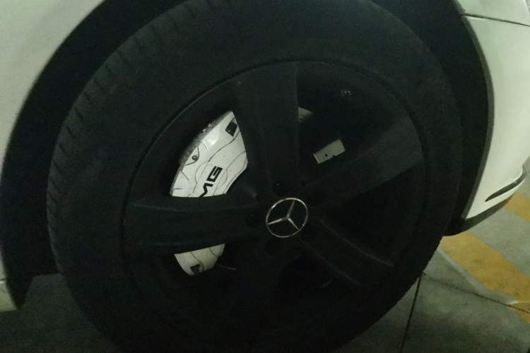 Used Mercedes-Benz S-Class  Right Front Wheel Hub