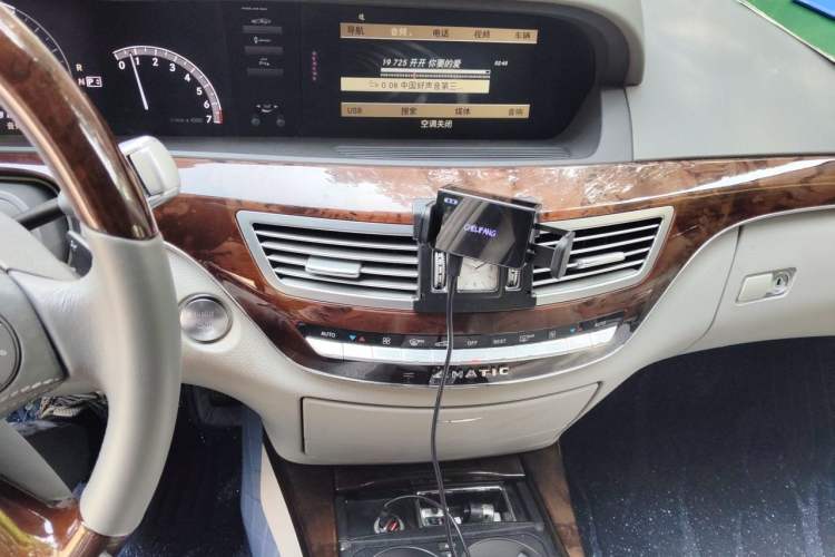 Used Mercedes-Benz S-Class 2011 S 350 L CGI Audio And AC Panel