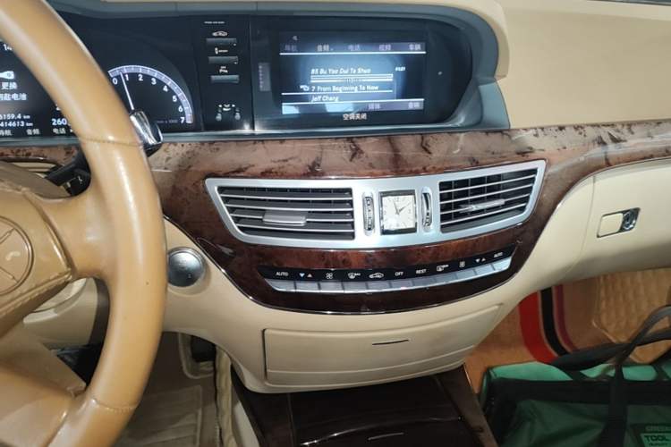 Used Mercedes-Benz S-Class 2011 S 350 L CGI Audio And AC Panel