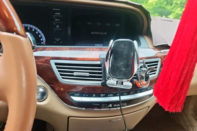Used Mercedes-Benz S-Class 2011 S 350 L CGI 4MATIC Audio And AC Panel