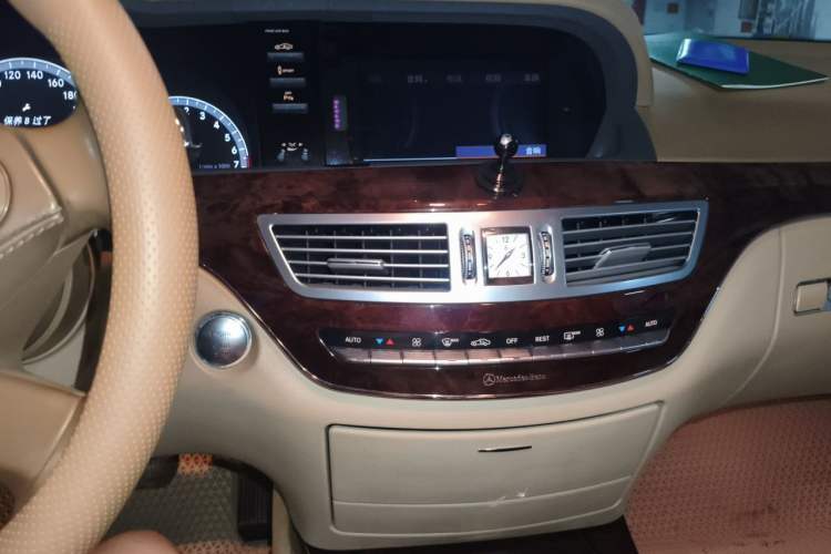Used Mercedes-Benz S-Class 2011 S 350 L CGI Audio And AC Panel