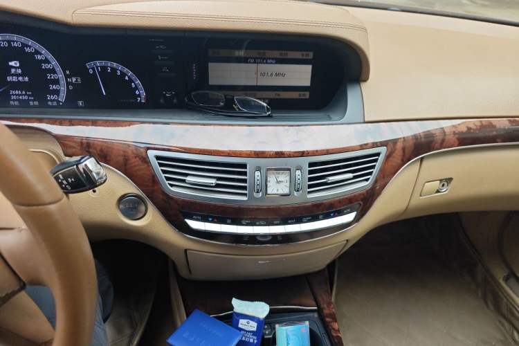 Used Mercedes-Benz S-Class 2011 S 350 L CGI Audio And AC Panel