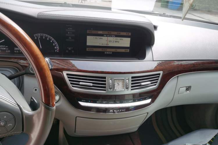 Used Mercedes-Benz S-Class 2011 S 350 L CGI 4MATIC Audio And AC Panel