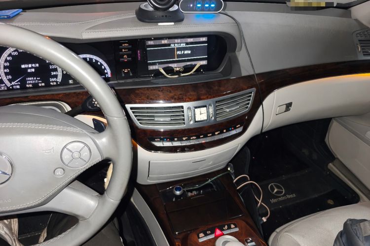 Used Mercedes-Benz S-Class 2011 S 350 L CGI Audio And AC Panel