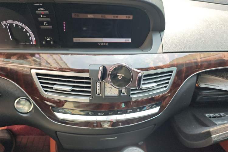Used Mercedes-Benz S-Class 2011 S 350 L CGI Audio And AC Panel