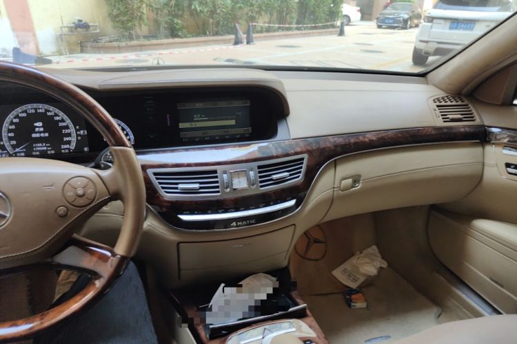 Used Mercedes-Benz S-Class 2011 S 500 L CGI 4MATIC Audio And AC Panel