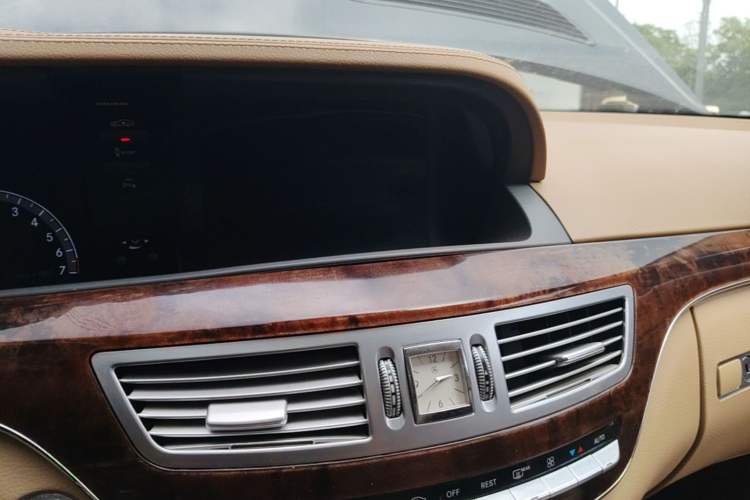 Used Mercedes-Benz S-Class 2011 S 350 L CGI Audio And AC Panel