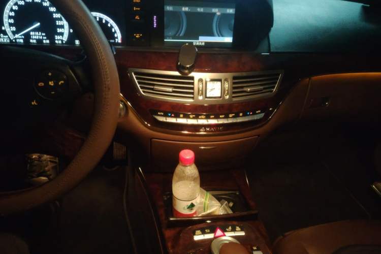 Used Mercedes-Benz S-Class 2011 S 350 L CGI 4MATIC Audio And AC Panel