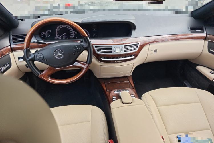 Used Mercedes-Benz S-Class 2011 S 350 L CGI 4MATIC Center Console