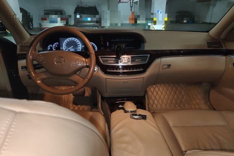 Used Mercedes-Benz S-Class 2011 S 350 L CGI Center Console