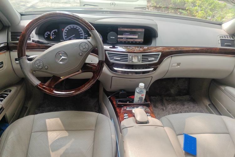 Used Mercedes-Benz S-Class 2011 S 350 L CGI Center Console