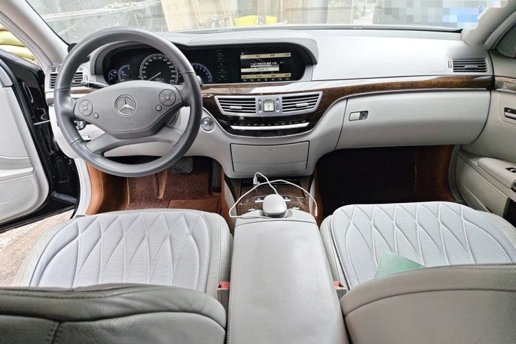Used Mercedes-Benz S-Class  Center Console