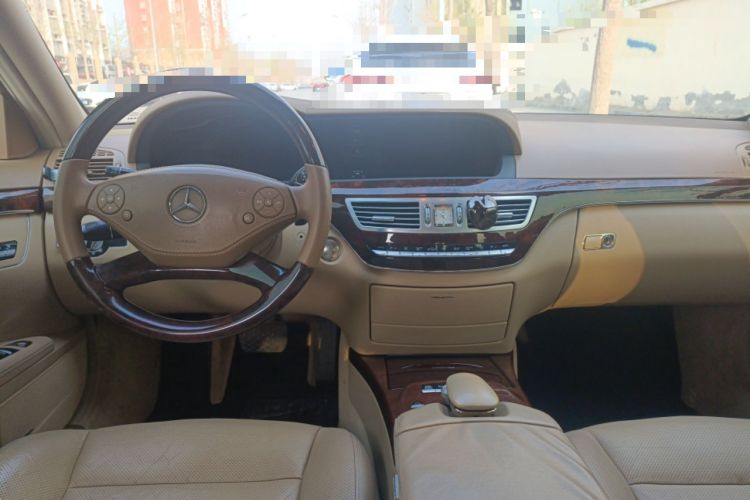 Used Mercedes-Benz S-Class 2011 S 350 L CGI Center Console