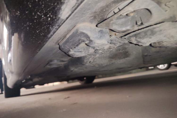 Used Mercedes-Benz S-Class 2011 S 500 L CGI 4MATIC Chassis Rear Left