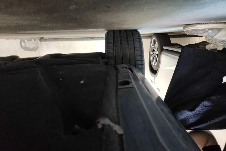 Used Mercedes-Benz S-Class 2011 S 500 L CGI 4MATIC Chassis Rear Right