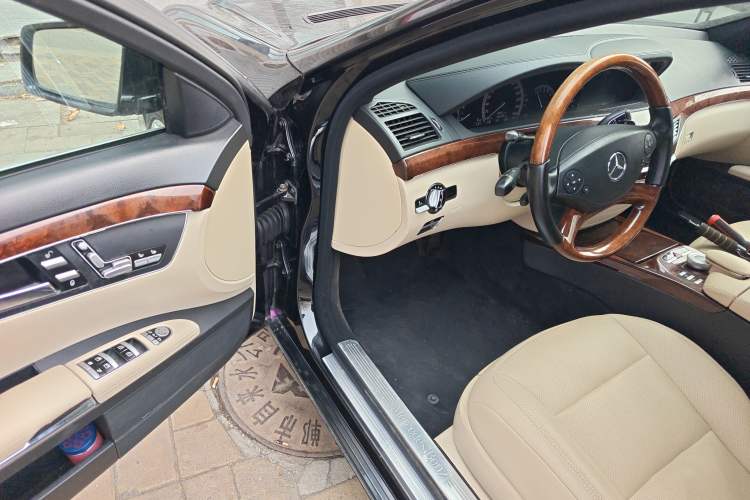 Used Mercedes-Benz S-Class 2011 S 350 L CGI 4MATIC Driver Seat