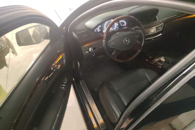 Used Mercedes-Benz S-Class 2011 S 500 L CGI 4MATIC Driver Seat