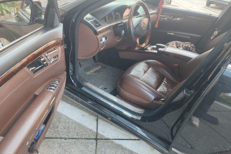 Used Mercedes-Benz S-Class 2011 S 500 L CGI 4MATIC Driver Seat