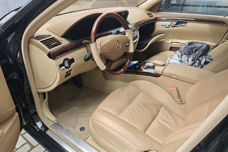 Used Mercedes-Benz S-Class 2011 S 500 L CGI 4MATIC Driver Seat
