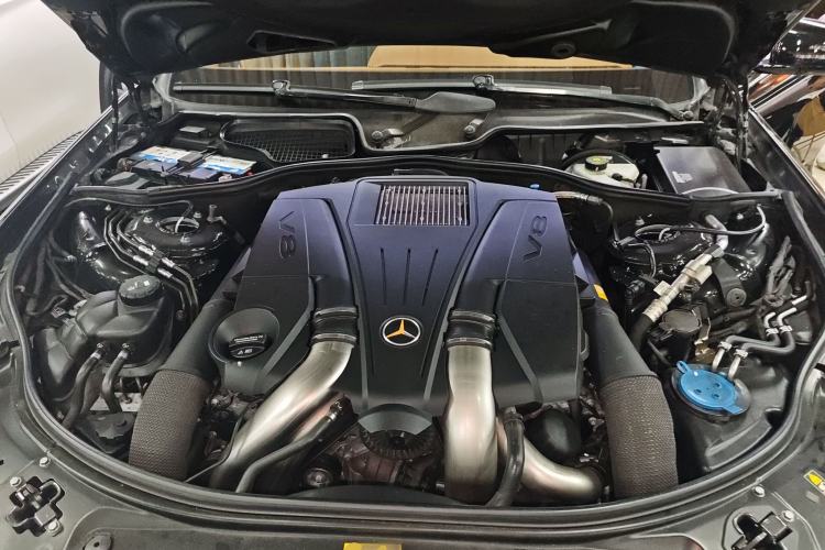 Used Mercedes-Benz S-Class 2011 S 500 L CGI 4MATIC Engine Bay
