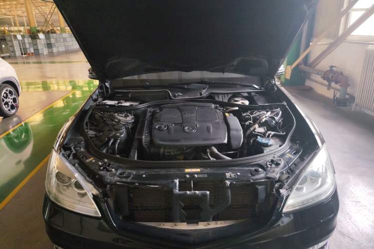 Used Mercedes-Benz S-Class 2011 S 350 L CGI 4MATIC Engine Bay