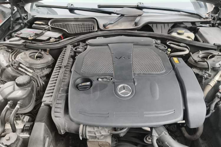 Used Mercedes-Benz S-Class 2011 S 350 L CGI Engine Bay