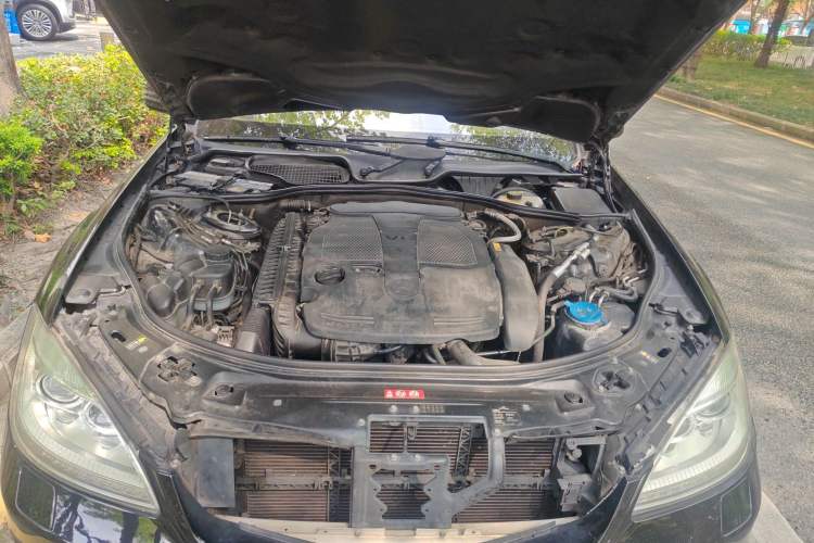 Used Mercedes-Benz S-Class 2011 S 350 L CGI Engine Bay