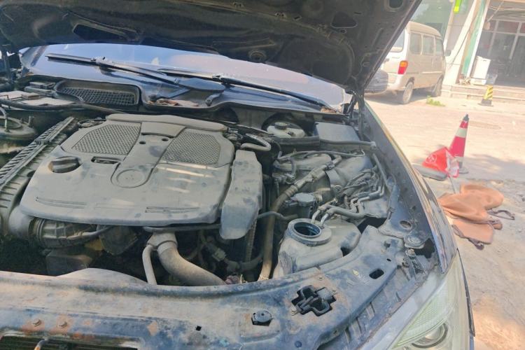 Used Mercedes-Benz S-Class 2011 S 350 L CGI 4MATIC Engine Bay Left