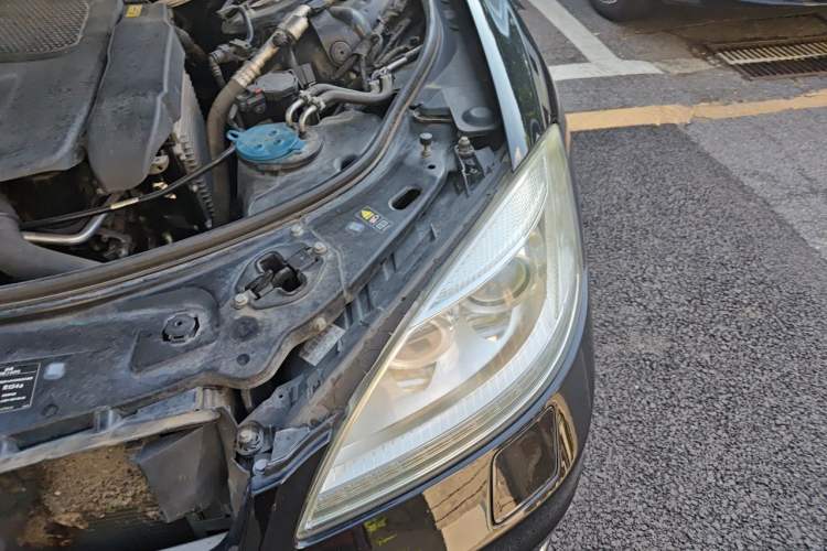 Used Mercedes-Benz S-Class 2011 S 350 L CGI 4MATIC Engine Bay Left