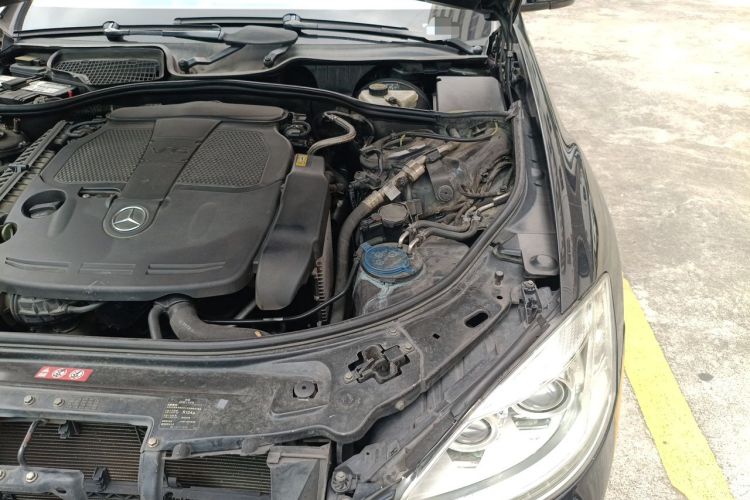 Used Mercedes-Benz S-Class 2011 S 350 L CGI Engine Bay Left