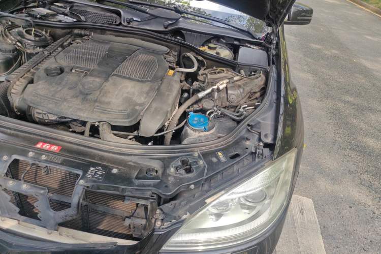 Used Mercedes-Benz S-Class 2011 S 350 L CGI Engine Bay Left