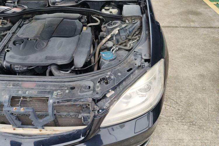 Used Mercedes-Benz S-Class 2011 S 350 L CGI Engine Bay Left