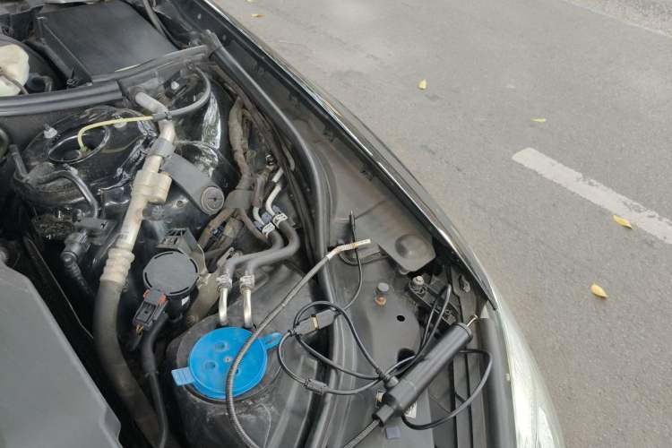 Used Mercedes-Benz S-Class 2011 S 350 L CGI Engine Bay Left