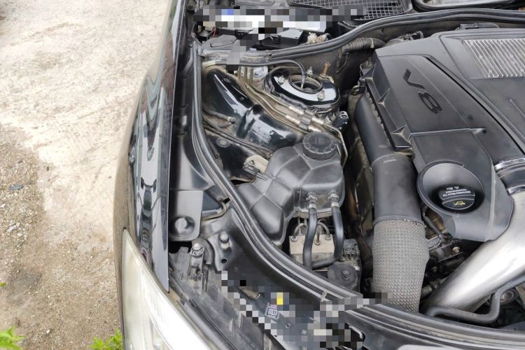 Used Mercedes-Benz S-Class 2011 S 500 L CGI 4MATIC Engine Bay Right
