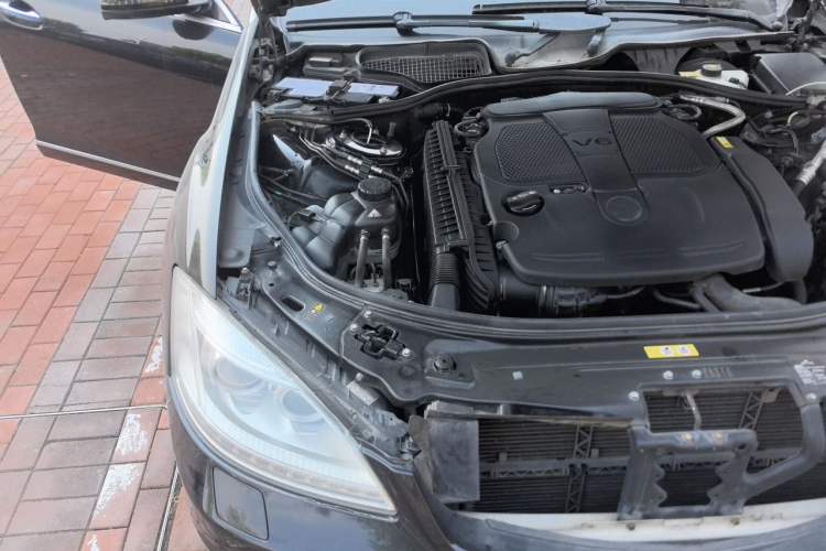 Used Mercedes-Benz S-Class 2011 S 350 L CGI Engine Bay Right