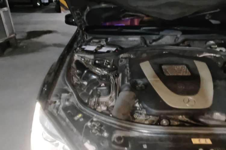 Used Mercedes-Benz S-Class 2011 S 350 L CGI Engine Bay Right