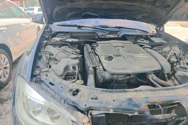 Used Mercedes-Benz S-Class 2011 S 350 L CGI 4MATIC Engine Bay Right