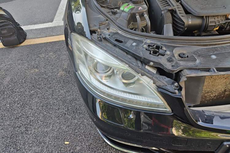 Used Mercedes-Benz S-Class 2011 S 350 L CGI 4MATIC Engine Bay Right