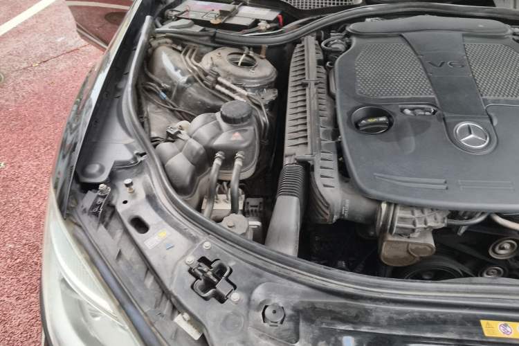 Used Mercedes-Benz S-Class 2011 S 350 L CGI Engine Bay Right