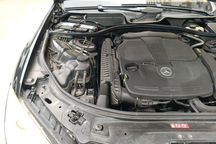 Used Mercedes-Benz S-Class 2011 S 350 L CGI Engine Bay Right
